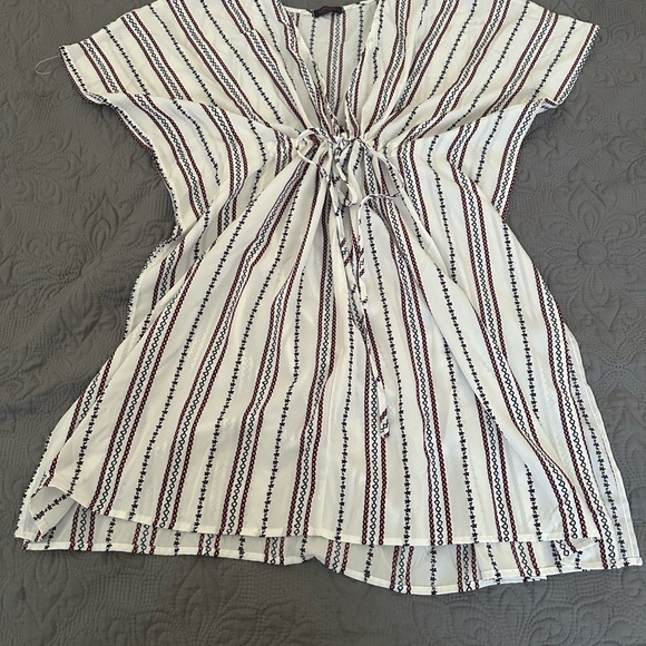 Elegant Striped Mini Dress in Black and White - Picture 1 of 3